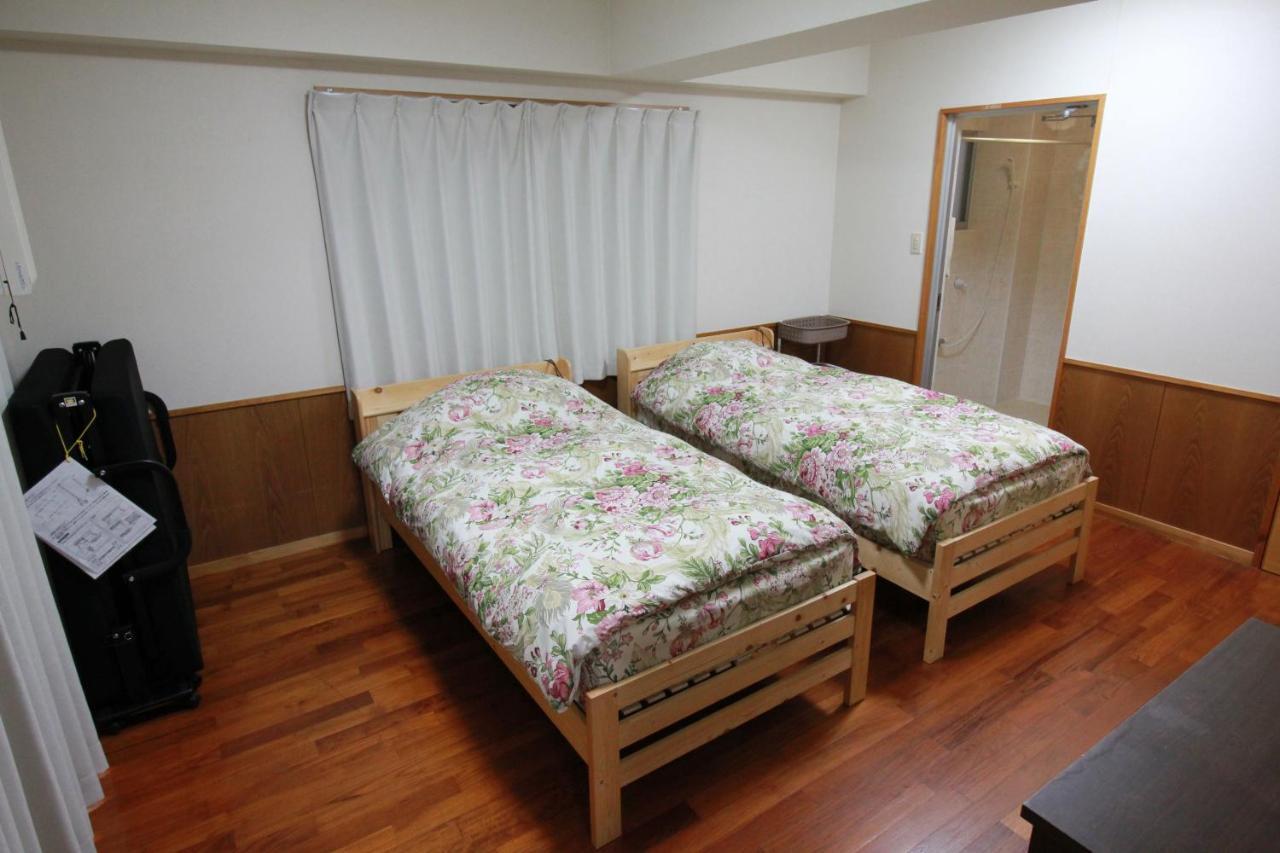 Utopia Mihama Чатан Екстериор снимка
