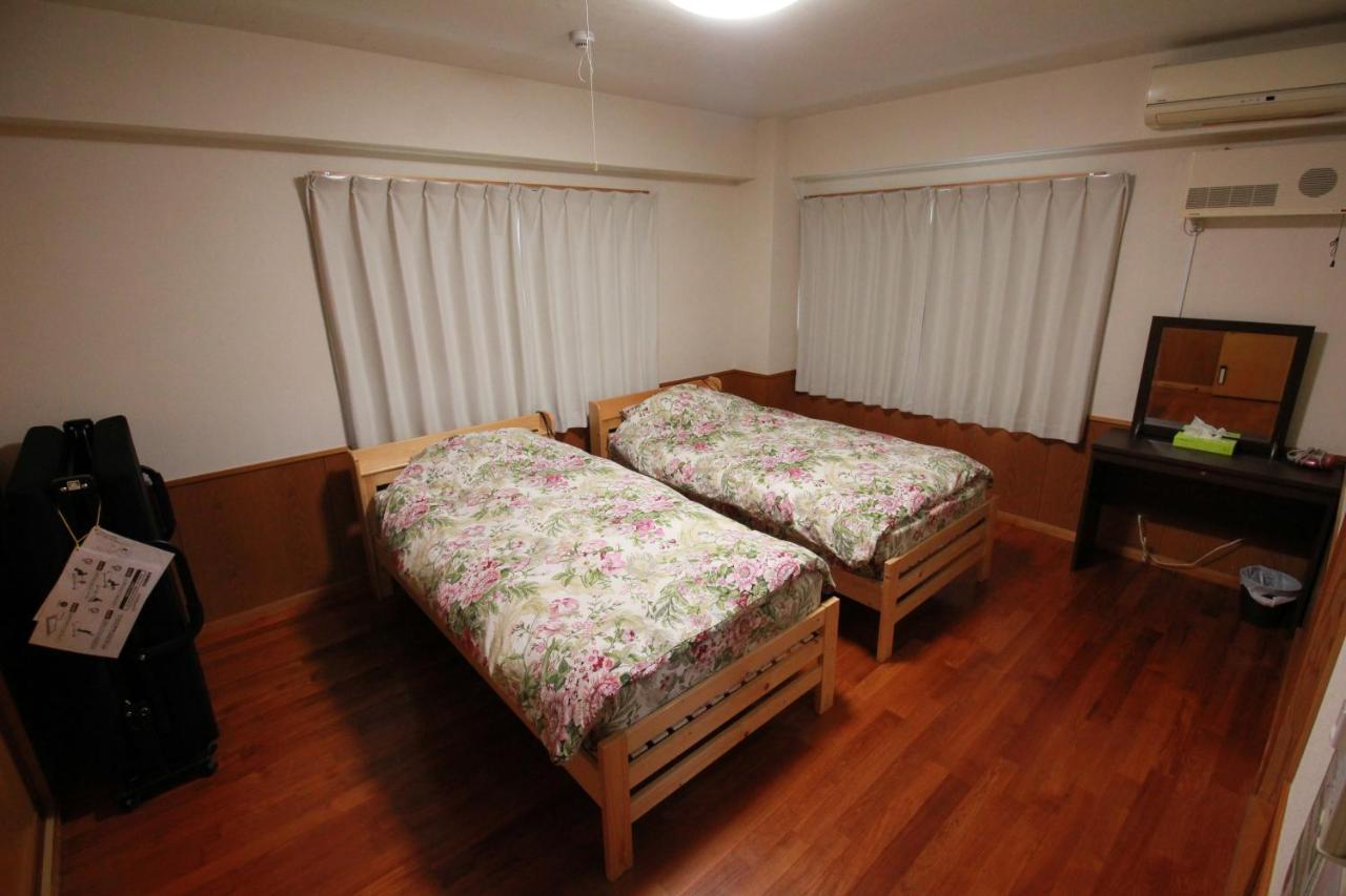 Utopia Mihama Чатан Екстериор снимка