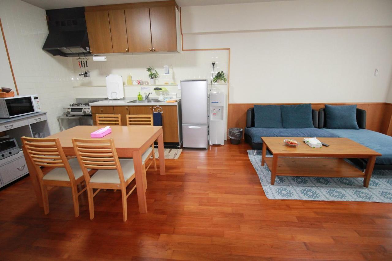 Utopia Mihama Чатан Екстериор снимка