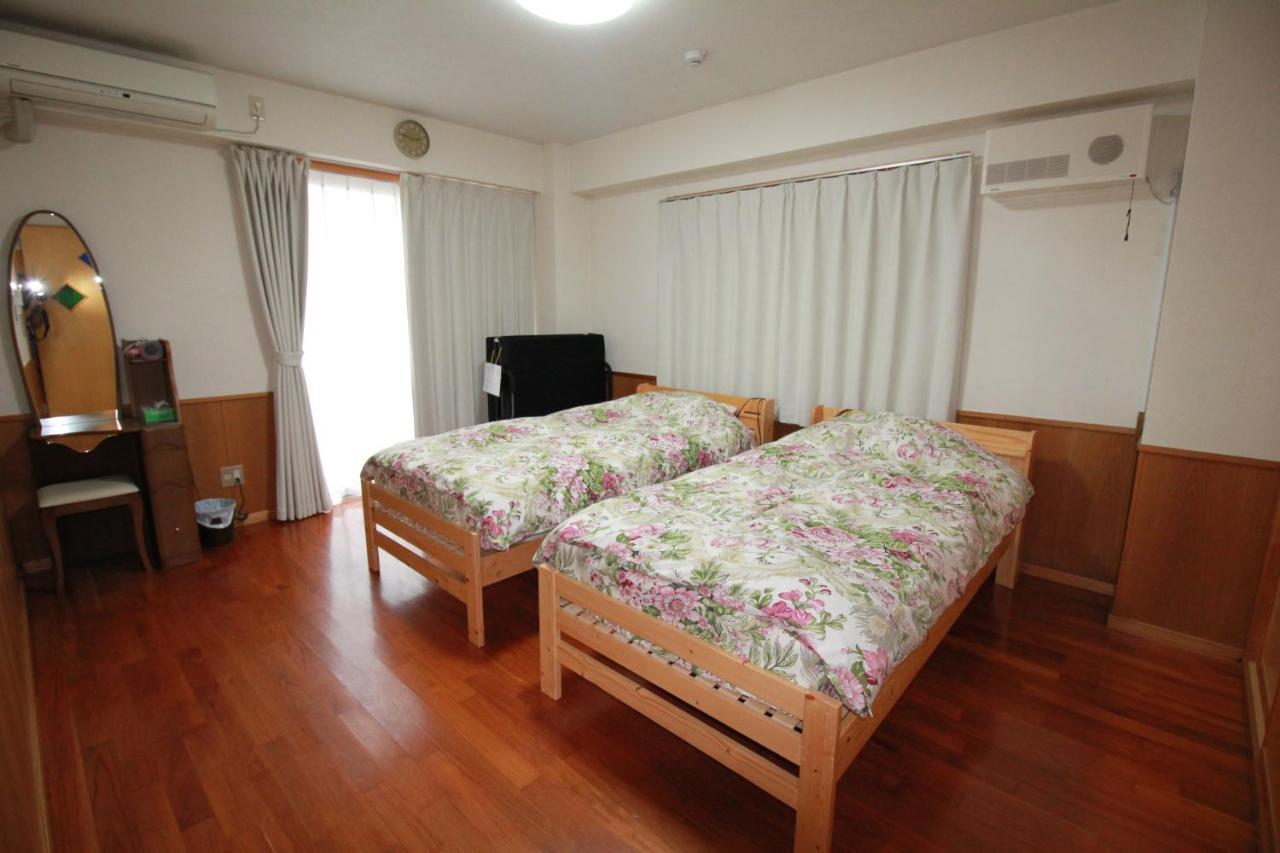 Utopia Mihama Чатан Екстериор снимка