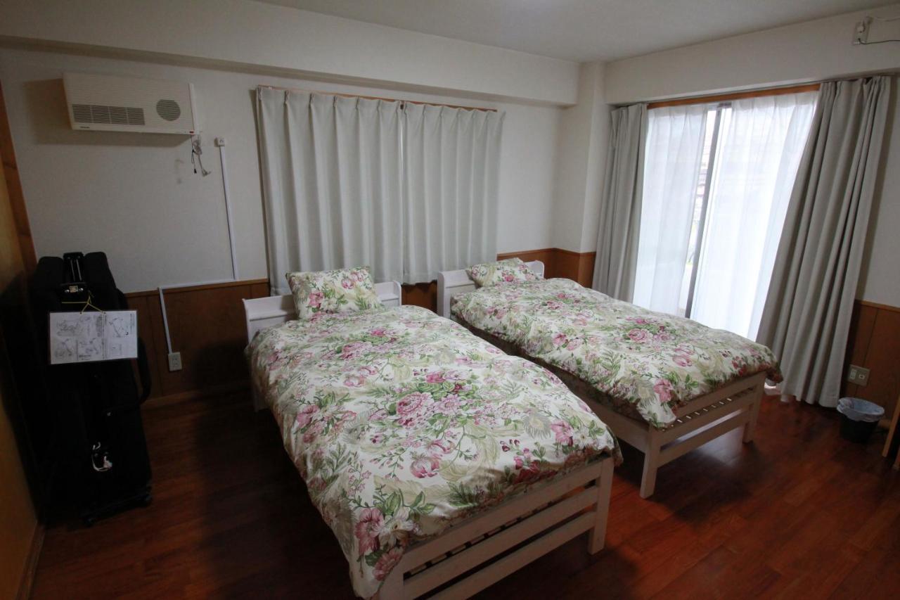 Utopia Mihama Чатан Екстериор снимка
