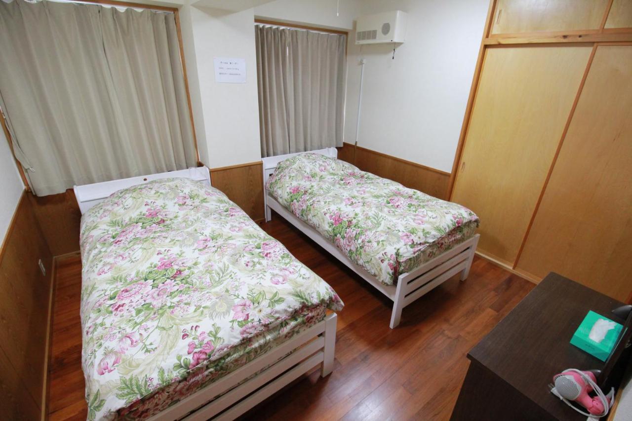 Utopia Mihama Чатан Екстериор снимка